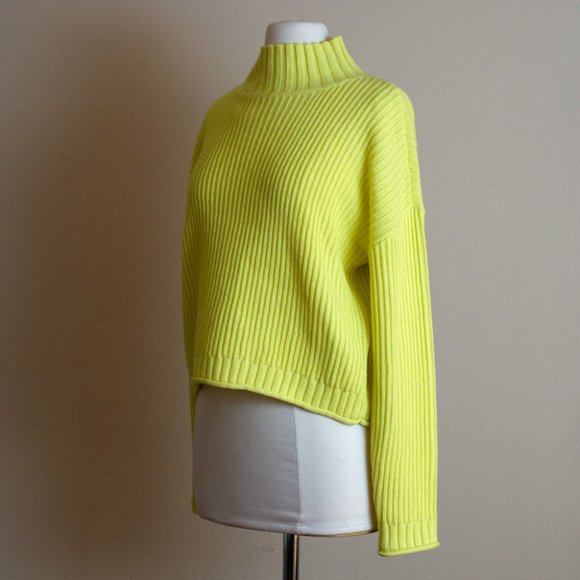 NEW Max Studio Lime Green Sweater - Picture 3 of 8